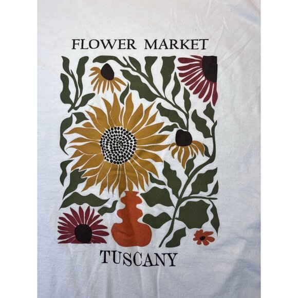 Fruit of the Loom Tops - Flower market large fruit of the loom T-shirt white with flower logo